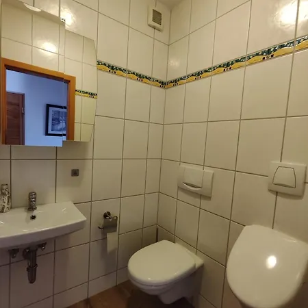 Große, Gemütliche In Dörflicher Idylle Apartment