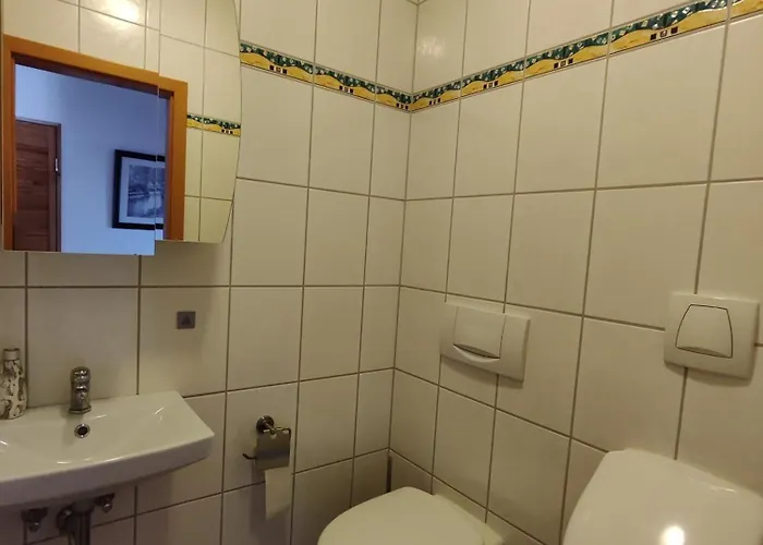 Grosse, Gemuetliche In Doerflicher Idylle شقة