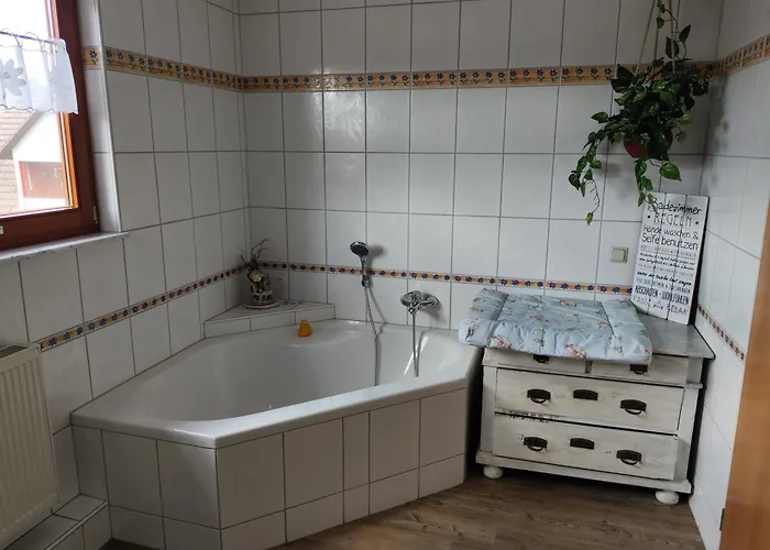 Grosse, Gemuetliche In Doerflicher Idylle *